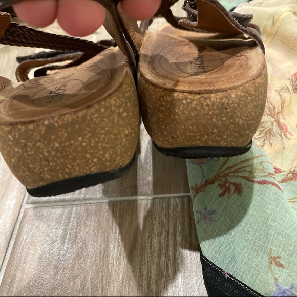 Taos brown woven leather trulie sandals - Picture 5 of 6
